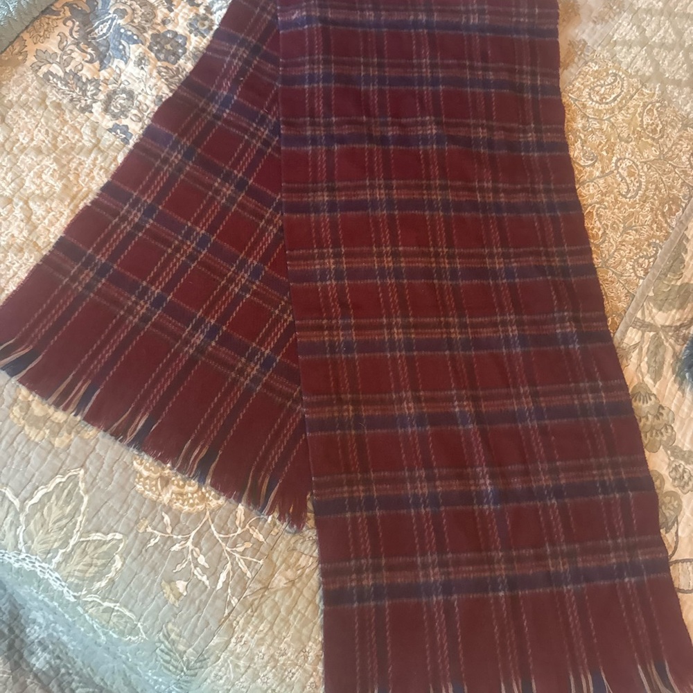 Wrap yourself in luxury 100% Cashmere Tartan Scarf